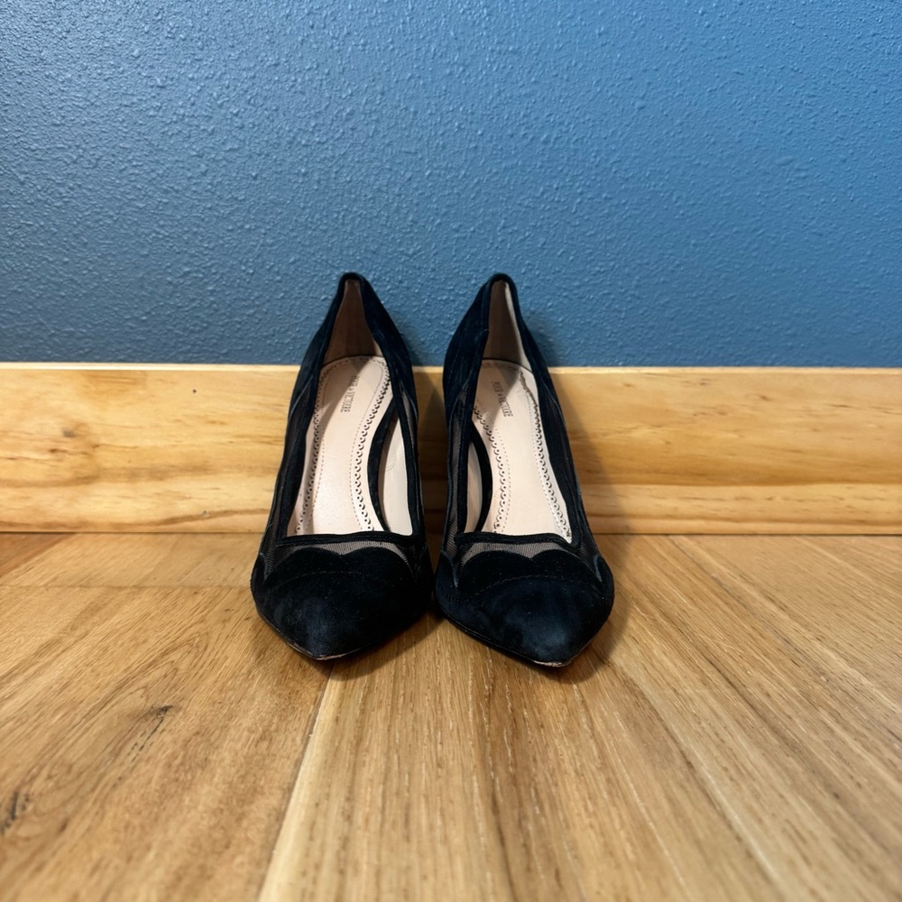 Pour La Victoire Black Suede 4” Heels with Scalloped Mesh Detailing size 9 - Picture 2 of 9